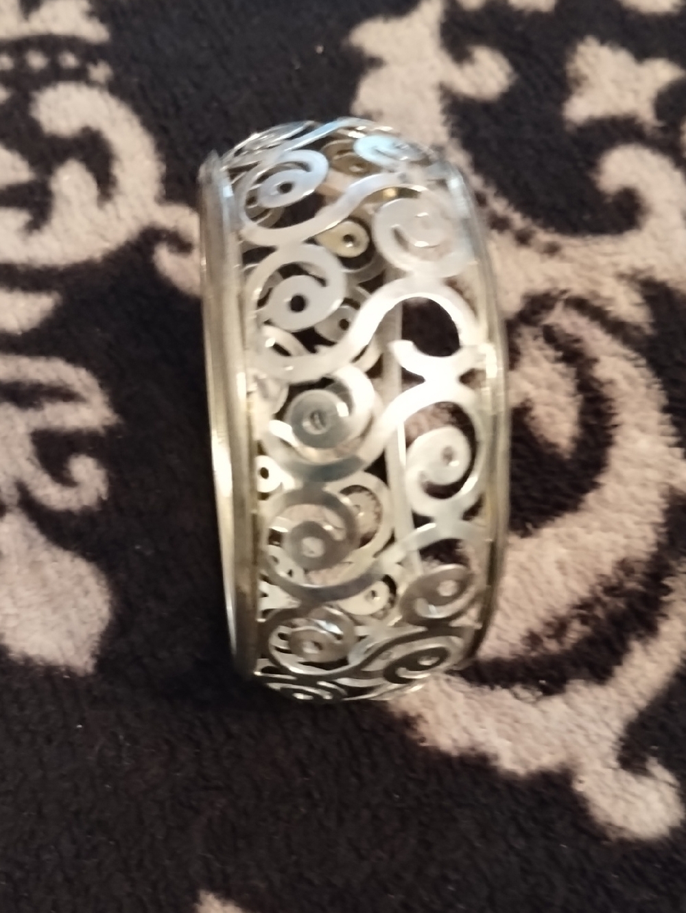 Elegant Silver Filigree Swirl Bangle Bracelet for Women